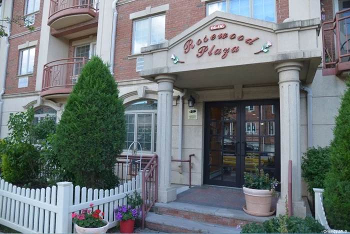 Studio Condominium for sale located in Middle Village. This large unit has an efficiency kitchen, 1 full bath, 3 closets, storage and laundry room.