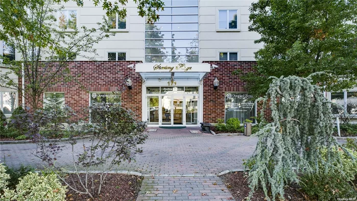 Great Neck. Welcome To This High Floor 2 Bedroom Luxury Apartment With 2.5 Baths, Hardwood Floors Thru-Out With Combo Kitchen, Washer/Dryer in Unit. Includes Terrace, Fireplace & Individual Thermostat. Building Features 24 Hour Doorman, Fitness Center, Community Room, & Dedicated Garage Parking For 2 Cars!!!