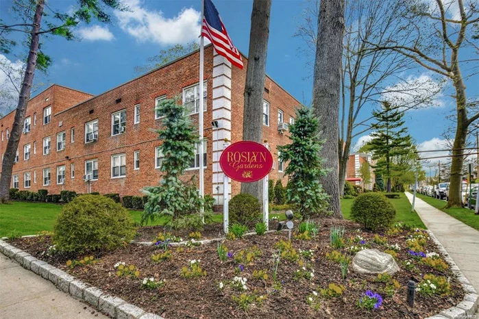 Well Maintained Roslyn Gardens Cooperative! Conveniently located to LIRR, Shopping highways, restaurants, and parks. One bed corner unit with hardwood floors and beautiful natural light. Living Room, Dining Area. Kitchen is open to hallway and dining area (not galley style). Master bed can fit a KING bed and has 2 large closets with organizers. Monthly maintenance includes heat, water, snow removal taxes, sewer, garbage collection.