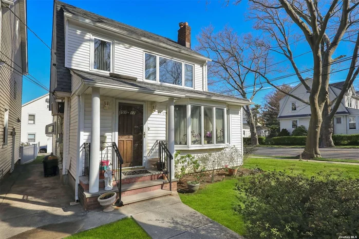 Bright and Sunny Colonial in Great Neck South! Large Open Floor Plan for Optimal Entertaining Spaces, Spacious Living Rm/Dining Room Combo Leads to a Completely Renovated Eat in Kitchen, Primary Bedroom On First Floor w/ full Bath. 4 Additional Bedrooms and a Full Bath on Second and Third Floors. Plus a Full Basement! Beautiful Lawned Property with Large 1 Car Detached Garage and Generous Driveway. Parkwood Pool and Tennis! 2 Block Walk to Lakeville Elementary School. Convenient Location to Absolutely Everything ( bus, train worship, schools). This One is Not to be Missed!