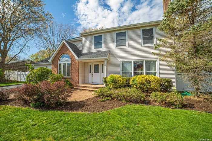 Move right into this impeccable 4 bdrm/2.5 bth Colonial situated in The Prestigious Regency.( Full finished basement/ 2 car garage.) Great size/fenced in/ private bk yard. Lots of potential. Recently renovated 2 bths and EIK. New CAC/Hot Water Heater.