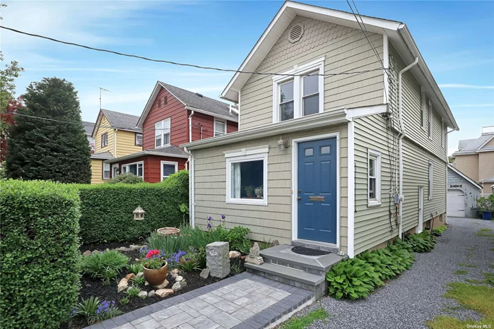 Charming Colonial offering 2 spacious bedrooms with an office which can be used as a 3rd bedroom. Updated kitchen with rear access to a nice deck for entertaining.Excellent condition!!!! COMMUTERS DREAM !!! Close to town, shopping & LIRR.