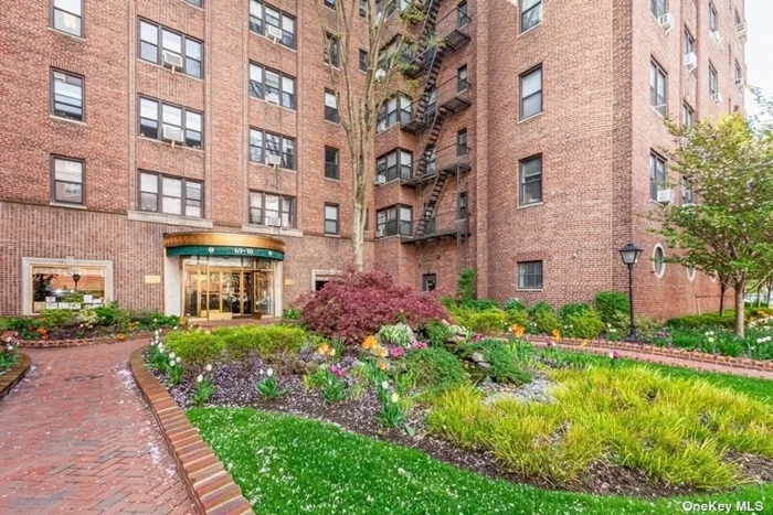 HUGE newly-renovated 1 bedroom in prime Forest Hills! You won&rsquo;t run out of space in this 850 sqft gem! The building lobby and grounds have to be seen to be believed! Very close access to all forms of transportation, shops and restaurants, don&rsquo;t let this unit escape you! This is a Fannie Mae Homepath property.