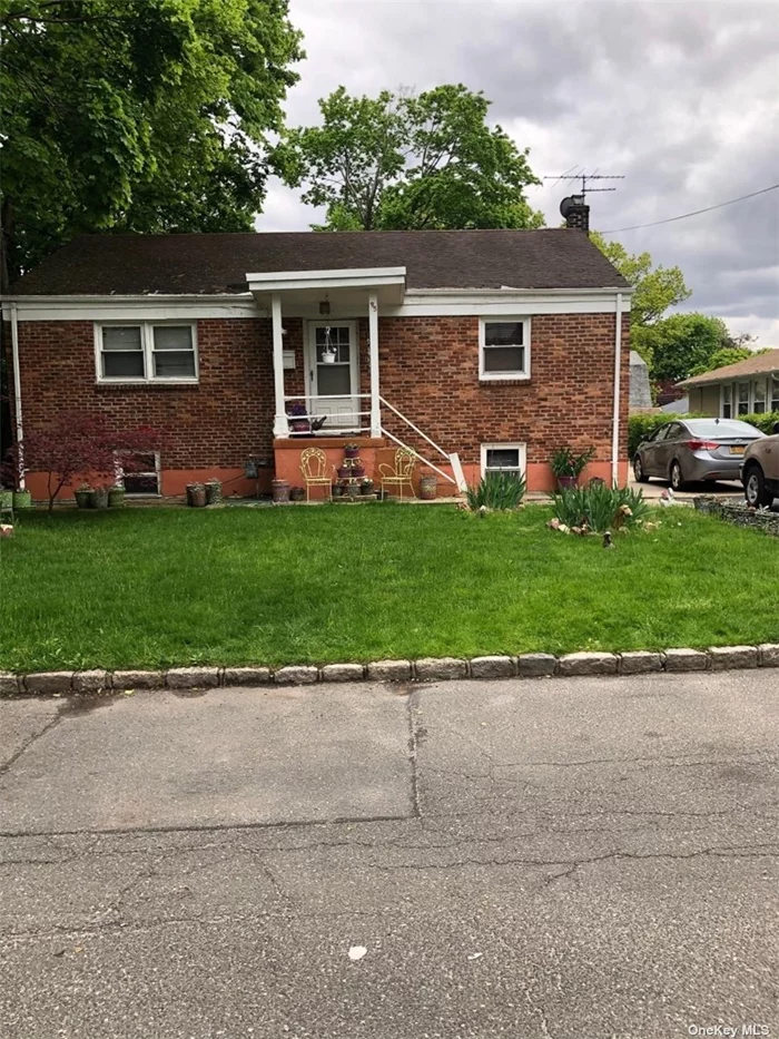 Charming Ranch Style 3 Bedrooms with a Fully finished basement adding additional rooms/living space.  Great Neck Public School District, less than 30 minutes to Manhattan on the LIRR. Close to awesome shopping, restaurants, golf. pools, and parks.