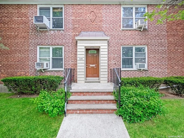 Mint condition 2 bedroom 1 bathroom Co-op right by Clearview Expressway with unparalleled convenience! 2 minutes walk from supermarket, dry cleaners and restaurants! Perfect home for a young family looking to be near everything! See this fantastic apartment now!