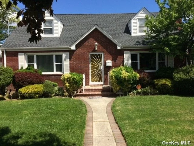 Beautiful 1 Family In Hempstead. 6 bedrooms, 2 Full Baths, Living Room, Dining Room, Eat-In Kitchen, Open Space Basement With Laundry And Utility Area. Attached 1 Car Garage With Private Driveway. Beautiful Front & Back Yard & Much Much More. It&rsquo;s A Show & Sell. Property also has a florida room with forced air units for energy efficiency.