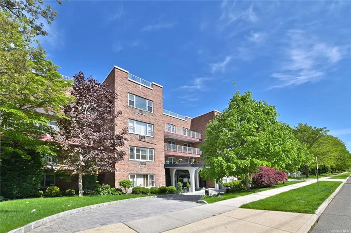 A circular driveway leads to this turn-key apartment located in the heart of Great Neck, just steps away from town, parks, shops, and the LIRR. Enjoy unusually oversized rooms, an extraordinary amount of closet space,  and a quiet terrace! Stunning wood floors, hi-hat lighting, and a brand new white kitchen are some of the special highlights of this wonderful unit. The building has a gym and community room available to its residents. Many options to create a second bedroom, formal dining room, and homework space...the possibilities are endless! Great Neck Park District amenities include Olympic size pool/lazy river, waterfront park, ice-skating rink, and too much to describe. Come see for yourself!