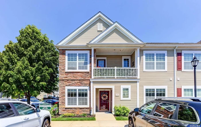 Diamond 2nd Floor Corner Unit, Open Floor Plan & Every Amenity! 2Br/2Bth W/ Loft Bonus Area For home Office/Gym. Granite  EIK/Stainless Steel Appl. Hdwd Floors, new entry carpet, Wainscoting/Crown Molding, Vaulted Ceiling, Mbr W/ Wic & Full Bath. 2nd BR, pretty bath,  Wash/Dryer, Outdoor Balcony, Clubhouse, Heated Pool, Billiards/Card Rm, Bbq Picnic-A Life Style! Enjoy this well maintained community and all that the Seasons has to offer!