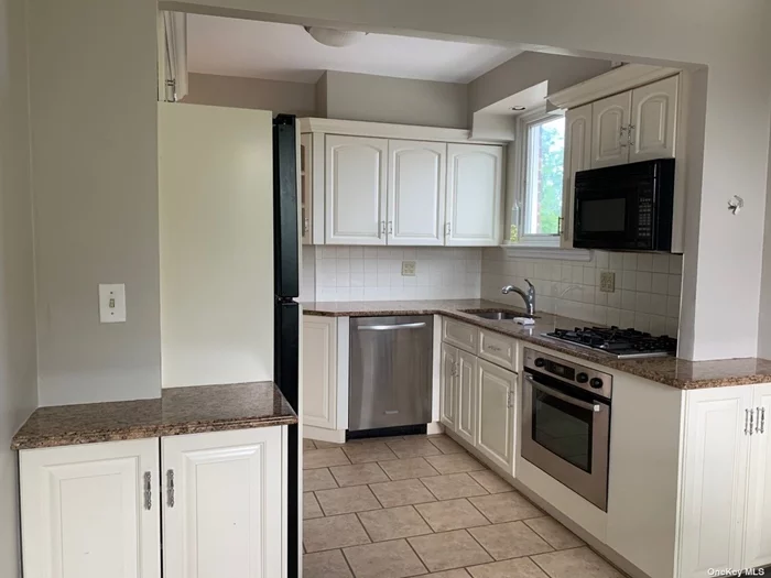 Bright and spacious living room, dining area, 3 bedroom and 1 bathroom on third floor. Hardwood floors. Freshly painted. AC units in living room and bedrooms. Updated kitchen with dishwasher. Washer/dryer hookup. Pets welcomed. No smoking. Heat included. Street Parking.