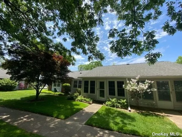 Corner Baronet model, walking distance to club house! Updated windows, a/c compressor, wooden doors, kitchen appliances, hot water heater, bathroom with walk-in shower, solar tubes, porch converted with new windows, sheet rock and extra insulation with added storage closet, granite countertops and Pergo flooring in kitchen, with new appliances!!