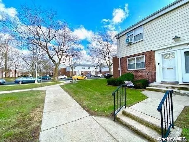 EXCELLENT CONDITION !!! AMAZING BACKYARD BBQ AREA . Washer & Dryer installed in unit . Open Kitchen concept . Private Front & Back Yard Door. Corner End Duplex Coop Unit.2 Bedrooms Full Bathroom, Southern/East/Northern 3 Exposures. Bus Transportation Easy Commute To Nyc. School District#26, Ps 205/Ms 74.Bus Q88/27, Qm 5/8/35, Close To All Shops/Coffee Stores/Bank/ Grocery Store..dog & sublet are prohibited !!! owner occupied must . income check needs .5% of flip tax pay by seller allows as low as 10% down-payment .maintenance includes all except electric., Additional information: Appearance:EXCELLENT