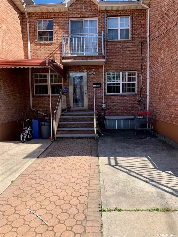 Prime Location! Heart Of Flushing, Hardwood Floor, CAC, 3 Bedrooms/3 Full Bath/LR/DR/Kitchen, Access To Yard, Private 5 Cars Parking, Full Finished Basement W/Two Separate Entrance, High Ceiling, R32 Zoning.