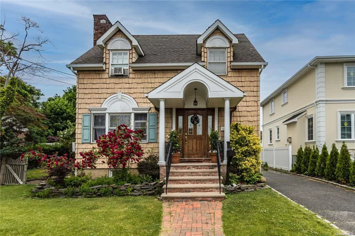 Adorable Colonial Located On A Dead End Street in Roslyn SD. Beautiful Field Stone Fireplace In The Living Room. Nice Size Eat In Kitchen. Rear Deck That Can Be Accessed Off The Kitchen or Den. Two Skylights, New Hot Water Heater, 50yr Shingled Roof- 10 Yrs old. Close To All!