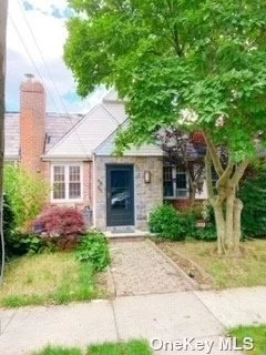 Whole house for rent in Bayside with front yard, back yard and parking. best School dist. 26 Great location. 2 bedrooms & full bath on first floor & finished basement with family room& full bath & laundry washer dryer. required income & Credit check