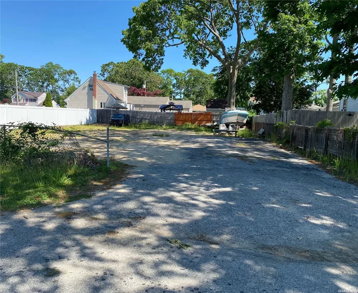 Great Opportunity in the Islip School District to Build Your Own Home on 67 x 100 lot! Plans are for a Colonial With 3 Bedrooms and 2.5 Bathrooms.