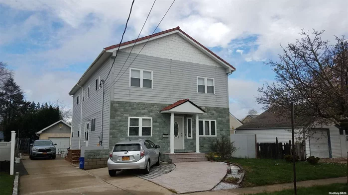 the house is very new, locates close to shopping mall, and LIRR, bus stations. many rooms for big family or used as home office