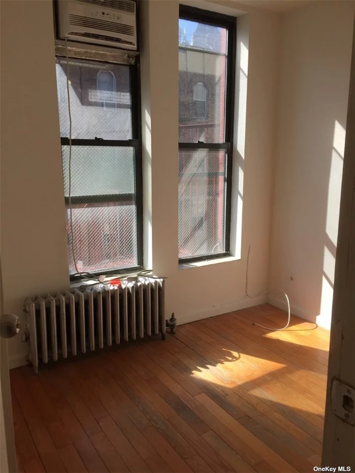 Bright & clean walk up 2beds/one shower bath apartment for rent located at center Chinatown . walk distance to shops restaurants , close to public transportation. Must see