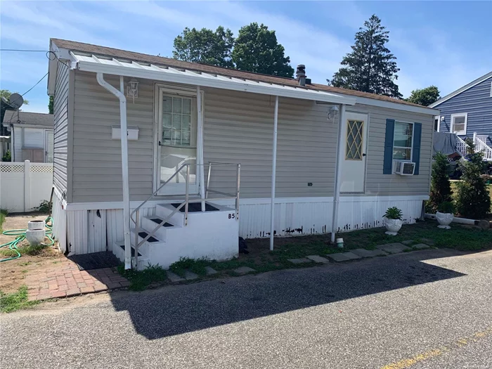 Great Opportunity to Own your Own Home. Low Monthly Fee. 1 Bedroom Mobile Home with Living Room, Eat-in Kitchen, & Bathroom. Monthly Fee includes Water, Sewer, Garbage, Snow Removal & Taxes.