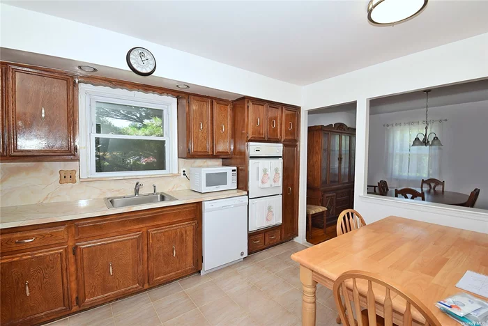 2 family home in the heart of bayside. 3bed/2.5 bath +basement/1 bed/1 bath walkout apartment