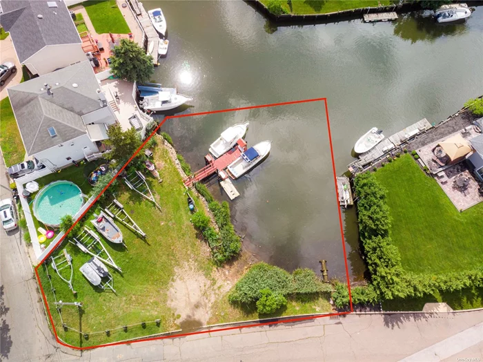 **Tremendous Opportunity** **Great For Water Lovers and/or Builders** This Is an Opportunity To Build A New Home In A Great Location!! There Is Electric On The Property.... Gas and Sewage In The Street. Also A Dock/Mooring On Lot... Lot is close to all... A Few Short Minutes/seconds Away From Major Shopping, Food Centers, Beaches (Jones & Long Beach), Mass Transportation & Major Roadways such as Merrick Blvd, Sunrise Hwy, & Wantagh State Pkwy