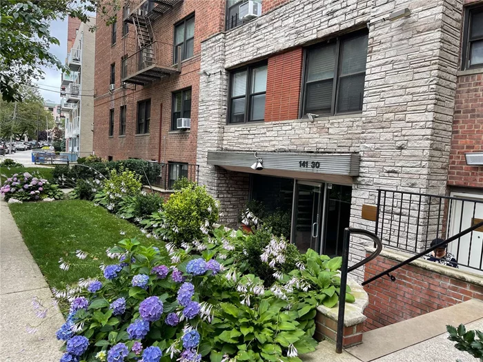 In heart of Briarwood corner building Main St and 84th Rd. studio apartment on the 5th floor. 6-floor building, maintenance only $495 which includes all utilities. Block away from Queens Boulevard E & F train, Q60 bus. Library, schools, a shopping center within walking distance. MUST SEE TO APPRECIATE!