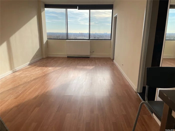 Beautiful & Spacious Penthouse Studio unit at The Bay Club with amazing views! The beautfiul floors are NEW! 24hr Door Man, On-site security, Gated entrance, garage parking, multi-lane swimming pool, & more. Credit min 700. Garage Parking $120/month. Proof of income required! Tenant pays electricity, fitness center access 60/month (sauna, pool, weight room, etc.)