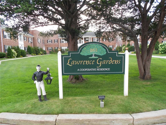 Immaculate 1st floor unit in the well maintained Lawrence Gardens featuring a 1BR with a bonus room offering another bedroom, office or nursery. Eat in kitchen, freshly painted with a contemporary color and newly finished gleaming wood floors throughout. Many closets and a washer/dryer hook up. Convenient to LIRR, shops, restaurants and houses of worship