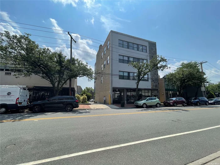 Office for Lease: Elevator Building located in Downtown Great Neck - Close to LIRR Station, surrounded by eateries, cafes, banks, USPS, etc. Layout: Open Area, 4 Private Rooms, Conference Room, Kitchen Area, and lots of storage. Flyer and video tour available.