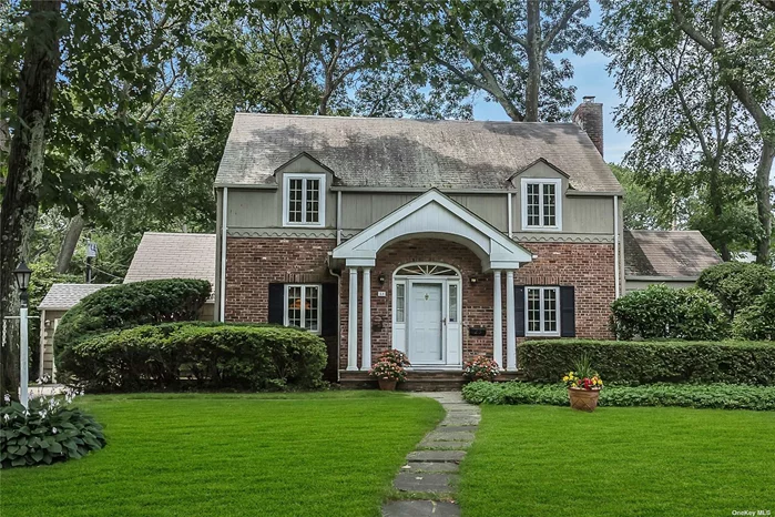 Picture Perfect Home In Old Norgate Of East Hills. The Inviting Entry Foyer Leads To A Living Room With Private Sunlit Office, Formal Dining Room & Eat In Kitchen. Bonus Den Or Play Space Offers Many Possibilities. Three Bedrooms Upstairs With Generous Closets. Enjoy Privacy In The Beautifully Manicured Backyard. One Car Garage, CAC, Fireplace and Gas Heat/New Boiler. Close To The East Hills Pool/Park & Roslyn Schools.