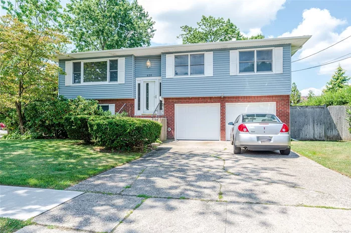 Beautiful Wide Line Hi Ranch with 4 Bedrooms, 2 Baths, Living Room, Formal Dining Room, EIK, Fireplace, CAC, IGS, Hardwood Floors, Heating System is Brand New. Don&rsquo;t Miss This Great Opportunity to Own a Home in Award Winning West Islip Schools!