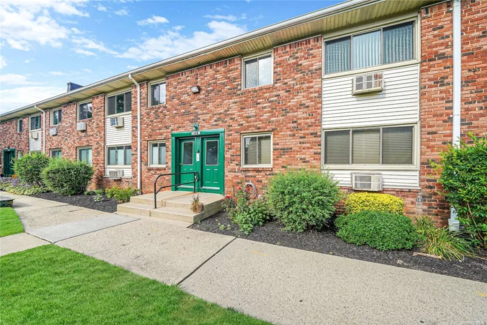 Great Opportunity!!!!!!Why Rent when you can own??? 1 Bedroom 1 Bath Co-Op in Islip School District. Pet friendly, close to Parks, Dining, Shopping and Transportation. Club house, Pool and Dog run.