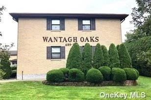 Lovely 1 BR Condo At Wantagh Oaks-Corner Unit-Great Location Near To Everything (Parkway, Shopping, Etc.). Spacious Rooms - 3 A/C Units (One In Each Room), Utilities Not Included (Landlord Will Pay For Water). Assigned Parking Spot. No Petss Please. Will Be Freshly Painted Upon Occupancy.