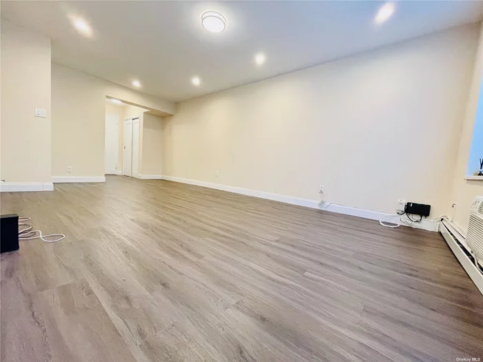 Fully renovated 2 bedroom and one bathroom coop situated in the quiet park-like neighborhood. Drenched with sunlight. Close to Bus and LIRR. Great Neck Park District. Amenities Include Olympic Pool, /Lazy River, Tennis, Waterfront Park, Ice-Skating Rink And More!