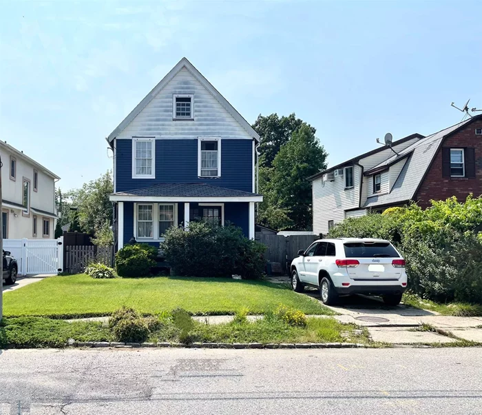 Just arrived- affordable opportunity to get on the property ladder in prime Bayside neighborhood. 40x100 lot size. This DETACHED 1 family has 3 bedrooms, 2baths . Many pluses include SD 26, convenient to shopping, transportation, etc. Won&rsquo;t last!