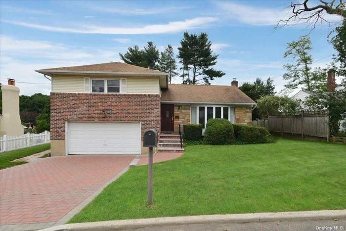 Great location and very desirable neighborhood! Brick 3 BR/2.5 BA Split sits perfectly on oversized property. Nice curb appeal with beautiful paver driveway and spacious paver patio. Close to shops, beaches, golf. Free beach rights.