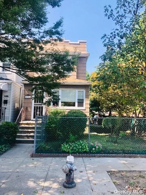 Very nice 1 Family in Glendale, pvt driveway and 1 car garage. Lovely tree lined streed with private yard. 3 Bedrooms, EIK, FDR, Lg LR with Hardwood floors. Unfinished basement.