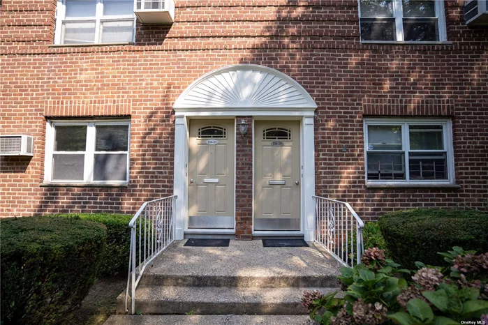 Welcome Home to This Brand New Listing in Alley Pond. Boasts a Ton of Natural Sunlight, Kitchen with Generously Sized Dining Area, Large Living Room with Lots of Closet Space, Clean Bathroom, Bedroom with In Wall Air Conditioner. Near Schools, Transportation, & Shops. Location!