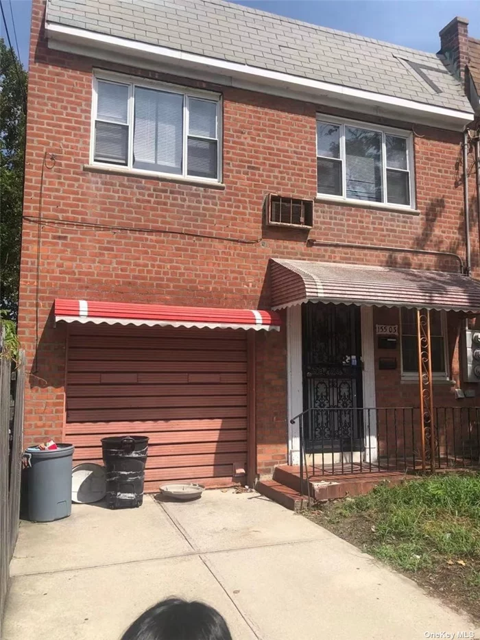 close to kissena park, great school district highly ranked ps 163,  IS 237, Francis Lewis HS, Q17, Q25, Q44 bus stops , close to shop , convenient to everything.