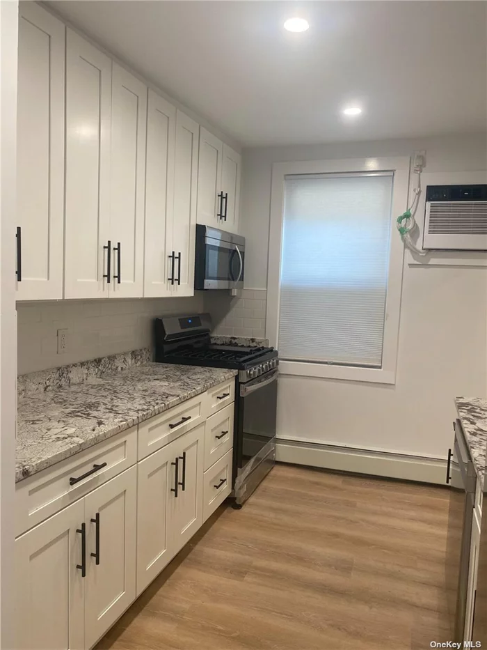 Roslyn. Newly Renovated 1 Bedroom/1 Bath Apartment in the Heart of Roslyn. Brand New Kitchen and Updated Bath. In Very Close Proximity To The Town, Shopping, Dining and Much More.