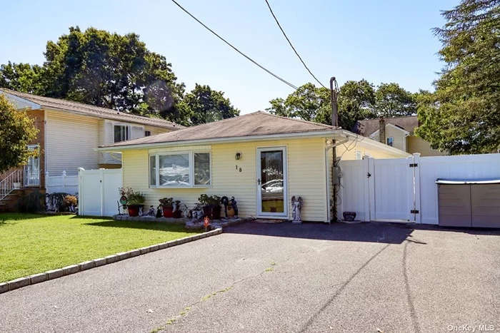 Adorable, well maintained 3 bedroom, 1 bath Ranch. Here&rsquo;s your chance to own a piece of real estate! Sachem School District located on a quiet block. Driveway, parking, side entrance w/decking, central air, vaulted ceilings! Don&rsquo;t miss this one!