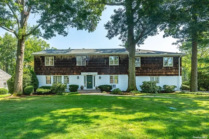 Spacious Colonial with private guest quarters, situated on beautifully landscaped property (.41 acre). Exceptional location in Lakeville Estates with gunite pool. Perfect for multi-generational living. A REAL OPPORTUNITY TO CREATE YOUR DREAM HOME! Membership in East Hills Pool & Park. Roslyn S.D.