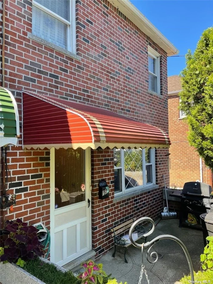 The Town house is situated on a quiet block with easy access to public transportation. The home features 3 bedrooms 2 full bathrooms and full basement with parking on the driveway. There is plenty of space in the backyard for entertaining.