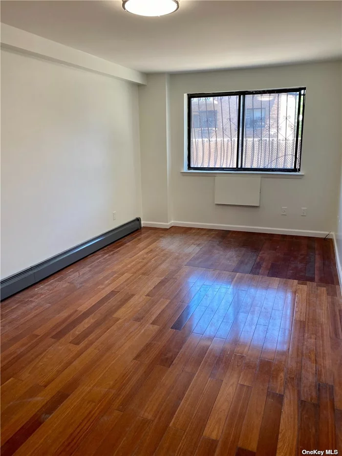Bright and large 2 bedrooms. Recently renovated. Good location, close to highway, bus tops, restaurants and shops. Walking distance to schools . 26 school district. Available for no touch showing at anytime. Owner pays for water. Tenant responsible for Electric and Gas. One parking space included