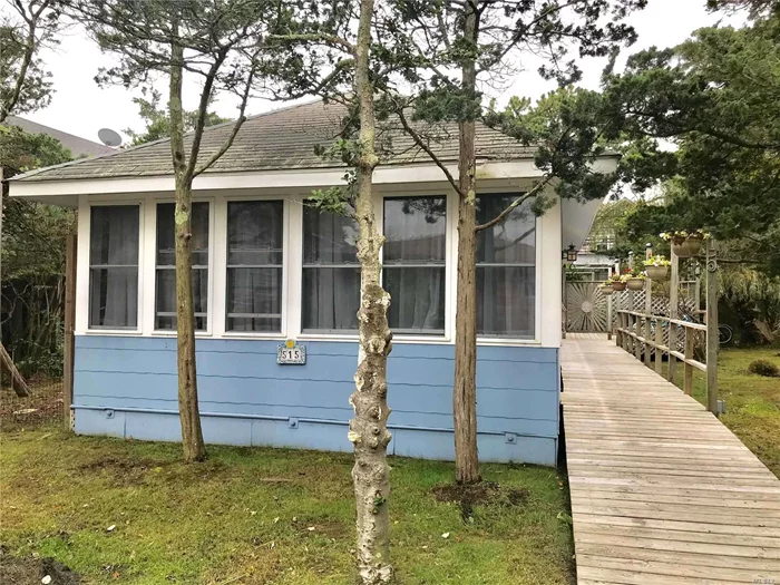 If You Are Looking For A Quiet Place To Summer Vacation, This Quint Cottage In Ocean Beach Is For You. Book Your Down Time Now! This Home Includes An Outside Shower, 2-3 Bikes, Beach Chairs, Umbrella, And A Wagon.