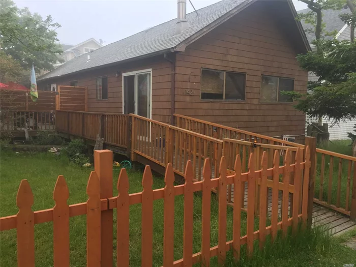 Beautiful Beach House, Totally Renovated And Has Everything You Need! Outdoor Shower, Wood-Burning Stove, Separate Entrance, Bikes, Beach Umbrella & Chairs And A Wagon! Available To Rent June Through September.