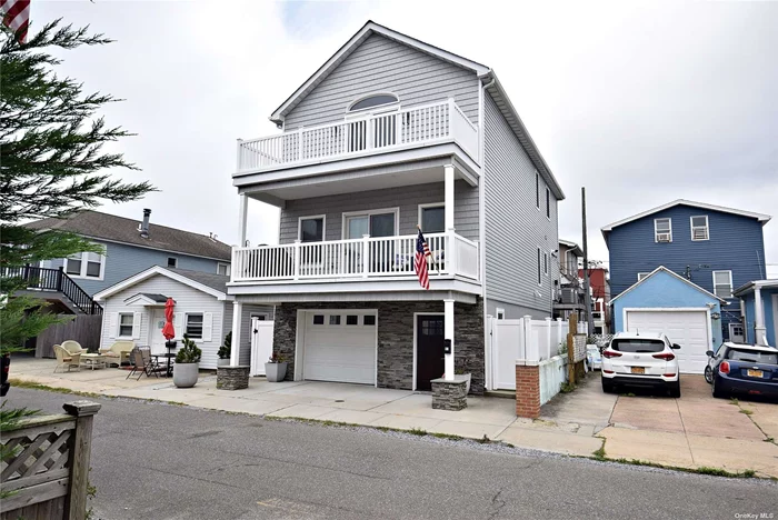 FEMA Compliant Mint home for seasonal Rental. This home features an open layout, granite countertops with stainless steel appliances. 3 large bedrooms and an office/den. 2 full baths, 1/2 bath. Dates for this seasonal rental are now through May, 15, 2022. 2+ car garage. 2 Decks.