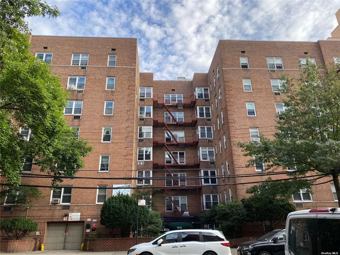 Bright and Spacious Studio Bedroom Apt In The Heart of Flushing, Well-managed elevator building with Laundry Room, Close to 7 Train, Supermarkets & Restaurants; Maintenance Includes Heat, Gas And Water. Sublet Allowed After Two Years?