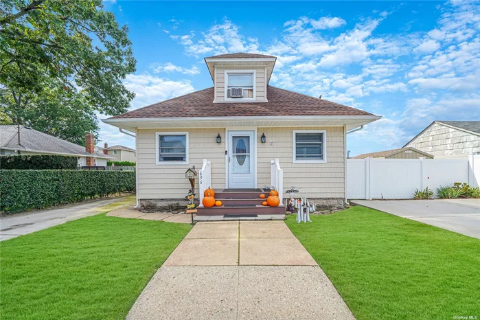 Just unpack and enjoy in this Mint 3 bedroom, 1 bath cape in N Bellmore SD on a quiet dead end street.with two driveways to fit 4 cars, Gas cooking, Oil heat, Nest thermostat, New wood moldings around the windows and doors. Numerous recent updates include; spacious, updated kitchen with granite and stainless steel appliances (2016-2018), roof (2018) and solar panels (leased) 2019, updated bathroom, solid wood doors with brushed nickel hardware, new floors in living room and dining room (2019), outdoor light fixtures in front and backyard (2019), fire pit in backyard, newer washer and dryer (2018), siding (2017), boiler (2019), new 2 car driveway (2020). Full basement partially finished with outside entrance.