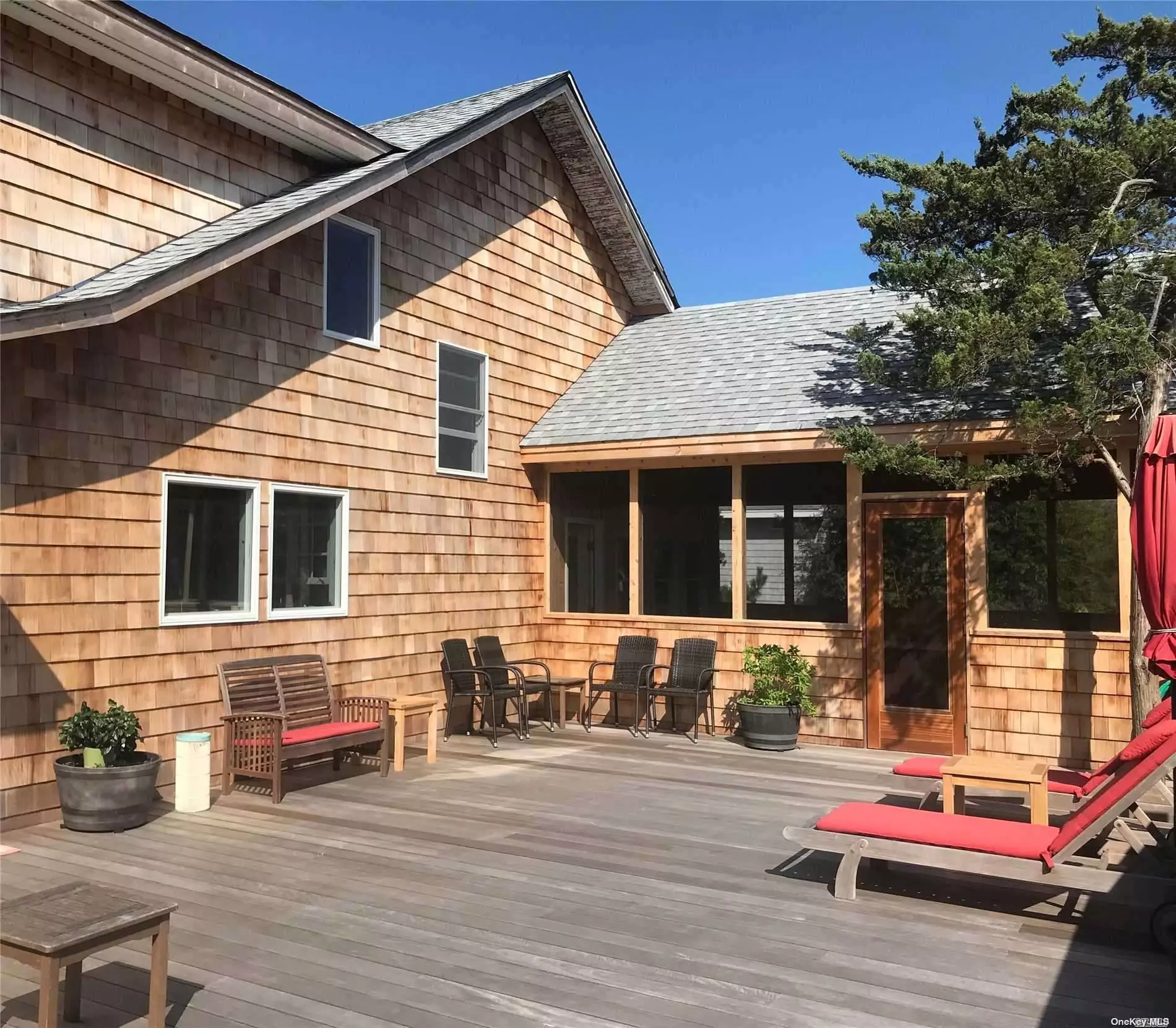 Newly Raised & Beautifully Renovated. Very Spacious, Fabulous Screened In Porch & Living Area. Private Deck With Hot Tub. Home Includes 5 Bikes, 8 Beach Chairs, 2 Beach Umbrellas, And A Wagon.