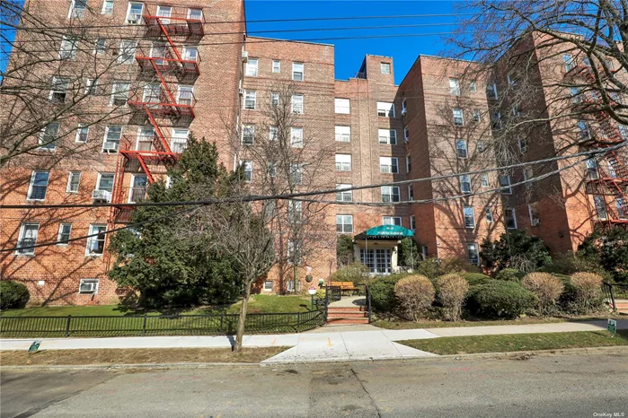 Briarwood; This co-op features a one bedroom unit, full bath, kitchen and so much more. Co-op is in excellent condition w/hardwood floors & plenty of closet space. Garage parking available. Low maintenance includes gas & electric. No flip tax. Two blocks from E/F train. This unit is impeccable!